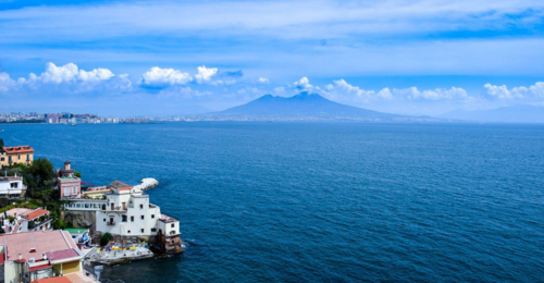 Mare e lungomare, simboli della città negata