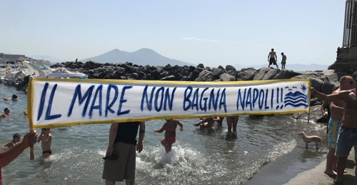 Il mare non bagna Napoli 