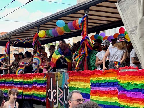 Pride 2023 migliaia in corteo a Napoli per i diritti 2