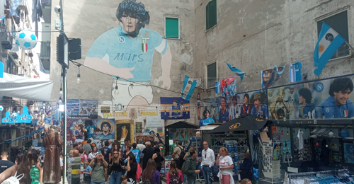 Io, tifoso di Napoli: Salvatore Iodice e il murale di Maradona
