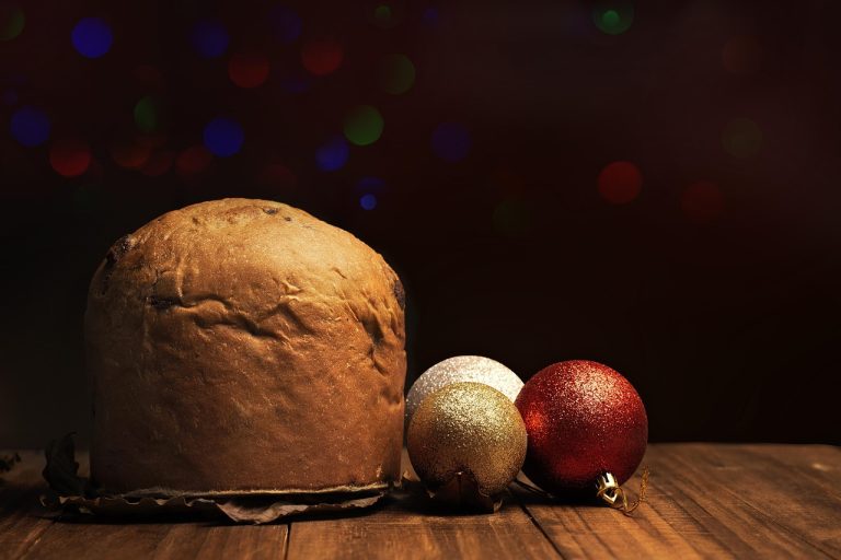 Il Natale si fa più dolce con la solidarietà: torna il panettone dell’associazione Guardateci negli occhi