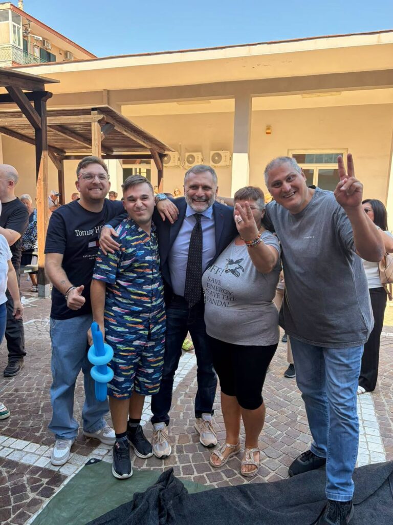 Afragola, inaugurato il nuovo Centro per le persone con disabilità. Il sindaco: «Superare l’inclusione, puntare sull’uguaglianza»