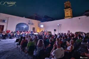 La grande musica rigenera Caivano: riparte la rassegna “Fiori musicali” con gli Avion Travel e la Nuova Orchestra Scarlatti