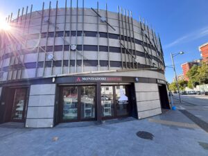 Una libreria a Scampia: finalmente il progetto firmato La Scugnizzeria e Mondadori