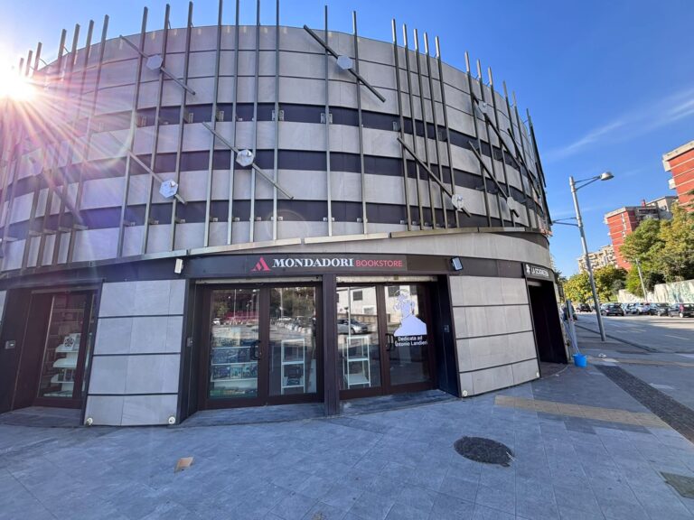 Una libreria a Scampia: finalmente il progetto firmato La Scugnizzeria e Mondadori